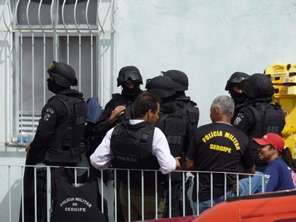 A jovem Cristielane Caetano Mota Santos, de 21 anos, continua mantida em cárcere privado pelo ex-marido